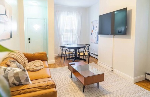 West Side Apartment | Seconds from Lincoln Park, NYC transit