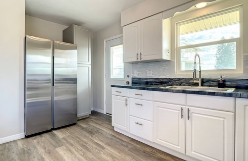 Bethune Beach House | Seconds to Beach & River/Manatee Manor/Watch the dolphins & manatees play! 6693E