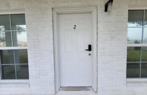 Iowa Apartment | Secret Cajun Retreat Peaceful Corner Stay - HAR 2