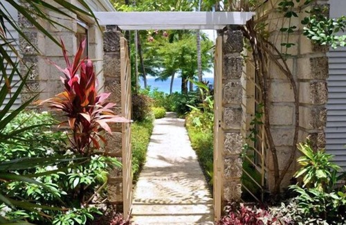 Derricks Apartment | Secret Cove 4 | Beach Front - Located in Tropical Saint James with House Cleaning Included