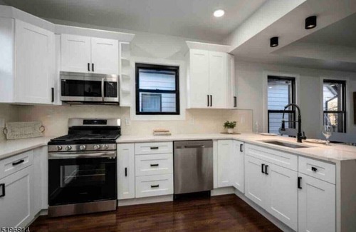 Communipaw Apartment | Secret Escape - 20 min from NYC N 2