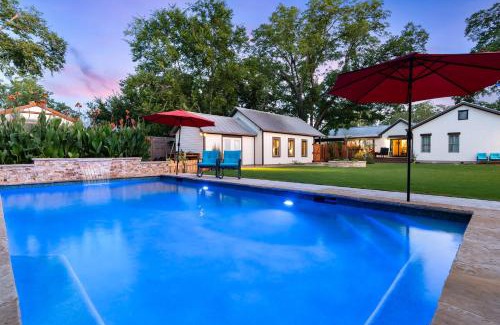 Fredericksburg House | Secret Garden Cottage - Pool & Hot Tub