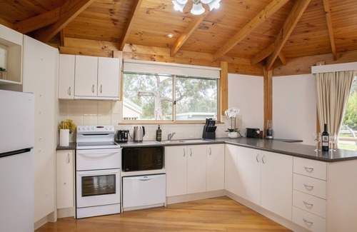 Halls Gap House | Secret Garden Cottage