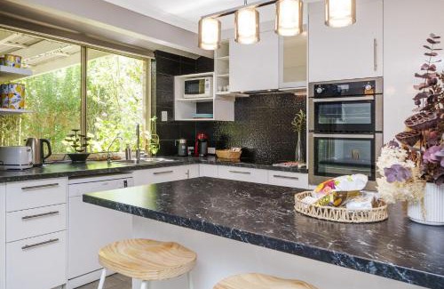 West Busselton House | Secret Garden Cottage Busselton