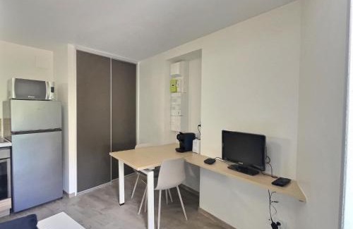 Tournus Apartment | 'Secret garden' De Miss.K Conciergerie