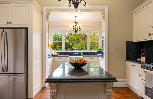 Bowral House | Secret Garden - historic charm meets Bowral vibe