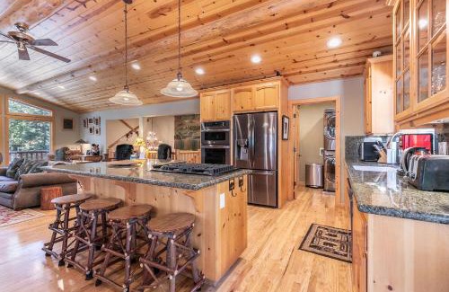 Carnelian Bay House | Secret Garden Lodge - 4BR Walking Distance to the Lake, Hot Tub, Close to Ski Resorts!