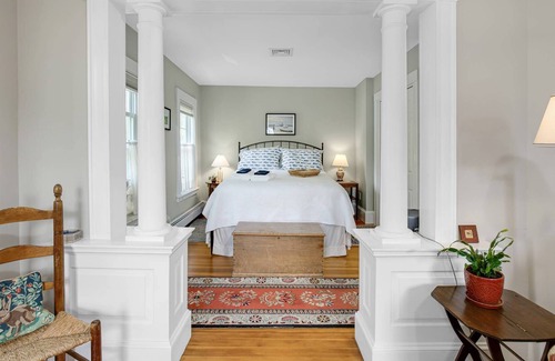Newburyport House | Secret Garden: Sanctuary walk to town, private garden, central AC