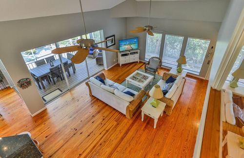 Del Sega House | SECRET HARBOR - Pet Friendly. Quiet Sanibel Home With Canal View