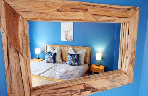 Hochfeld Apartment | SECRET HIDEAWAYS Wood Lodge mit Kinderzimmer Messe l City l Flughafen l Hbf