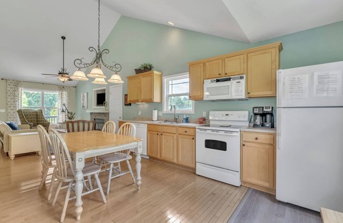 Taylorsville Cottage | Secretariat Cottage 13 - Hot Tub