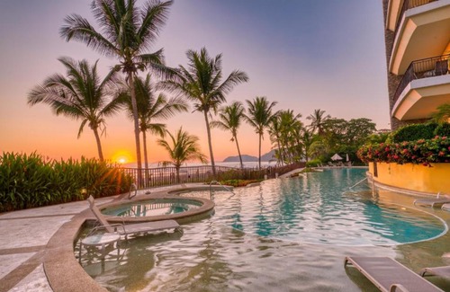 Jaco Hotel | SecretJaco - Luxury Beach Front Penthouse with Pool & Jacuzzi