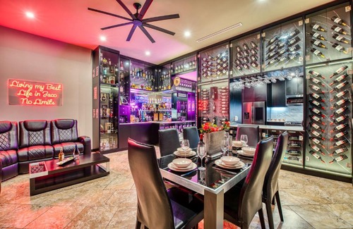 Jaco Hotel | SecretJaco - Luxury Beach Front Penthouse with Pool & Jacuzzi