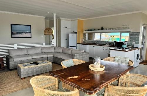 Jeffreys Bay Apartment | Secrets 2 at Waterkant 7