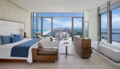 Zona Hotelera Resort | Secrets The Vine Cancun - All Inclusive Adults Only