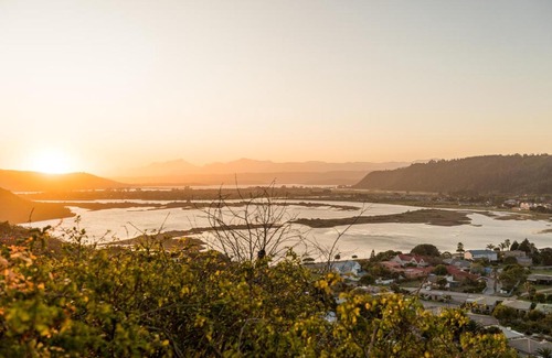 Sedgefield House | Sedgefield Views Holiday House with Stunning Panorama