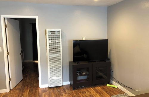 Belmont Apartment | See https:/www.redfin.com/CA/Belmont/2241-Village-Ct-94002/apartment/1919570
