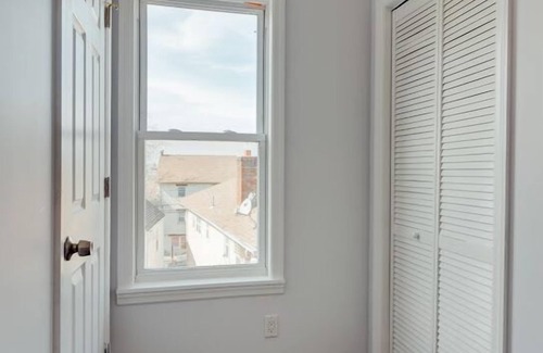 North Ironbound House | SEE NYC 4 LESS, sleeps 6, Ironbound, Newark