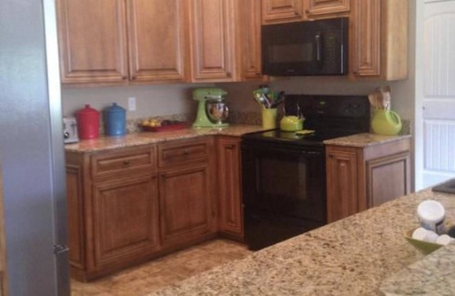 Russellville House | See the eclipse and all the area has to offer in comfort! Pet friendly!