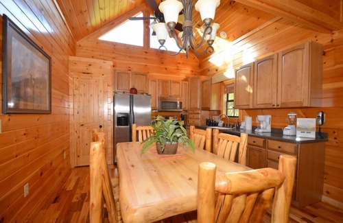 Sevierville Cabin | See the Smokies in Full Fall Color