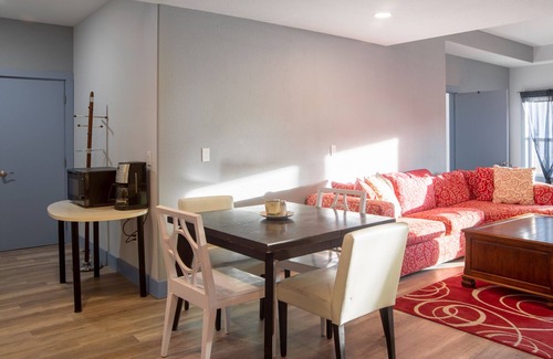 Coal Creek Canyon Condo | See video: BEAUTIFUL private getaway b/w Boulder &Golden @8100'; garage parking