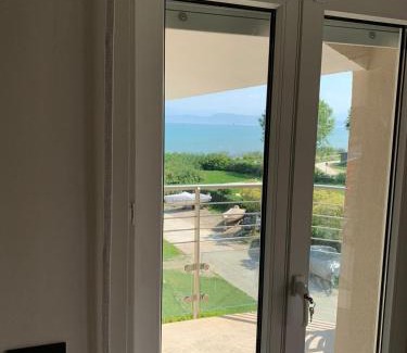 San Benedetto di Lugana Apartment | Seeblickwohnung Sirmione - Fronte Lago mit Privatsteg