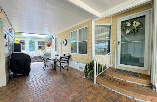 Ellenton House | Seeking a short-term rental home with numerous amenities? Well, look no further.