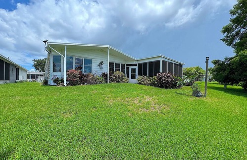 Ellenton House | Seeking a short-term rental home with numerous amenities? Well, look no further.
