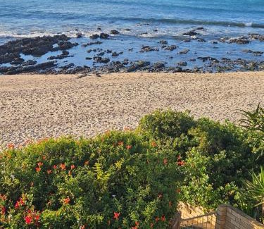 Jeffreys Bay Apartment | SEEMEEU