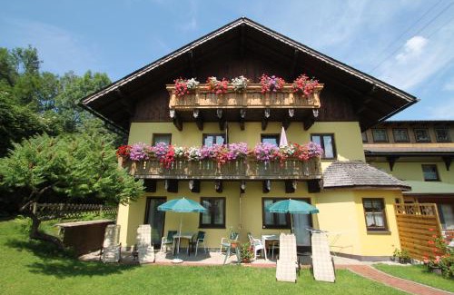 Nussdorf am Attersee Apartment | Seepension Neubacher KG