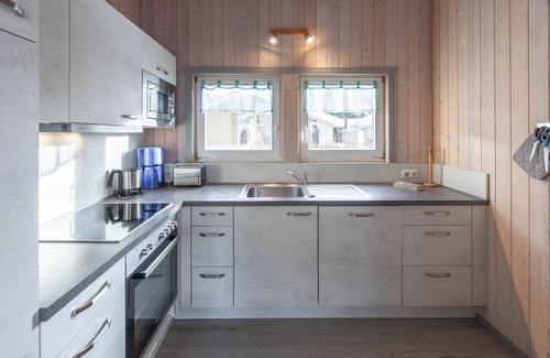 Mirow House | Seeschwalbe 96 - Das Skandinavische Familienhaus für 4 mit Sauna und Whirlpool