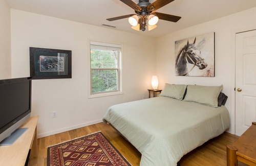 Apple Ridge Cabin | Segals Nest 3BR/2.5BA Log Home Close to Blowing Rock