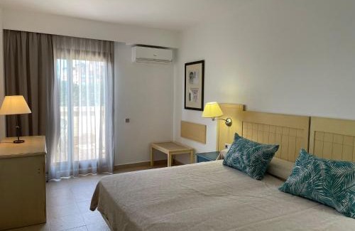 Punta del Moral Apartment | SEGUNDA PLANTA EN PRIMERA LINEA EN URB. JARDINES DE ISLA CANELA