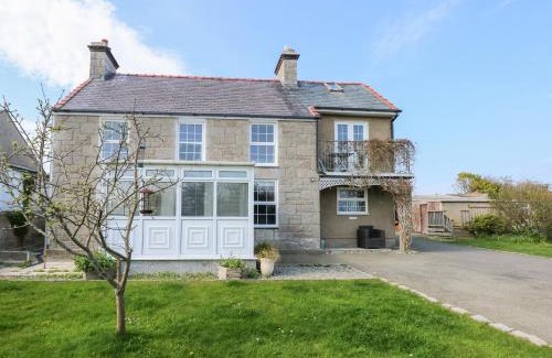 Moelfre House | Seiriol View