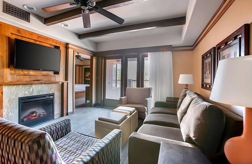 West Sedona Hotel | Seize the Moment in Sedona! Kitchen, Onsite Pool and Free Parking!