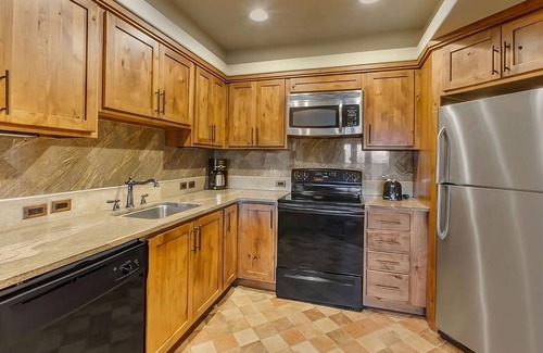West Sedona Hotel | Seize the Moment in Sedona! Kitchen, Onsite Pool and Free Parking!