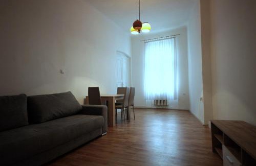 Vysehrad Apartment | Sekaninova 52 Retro Flat