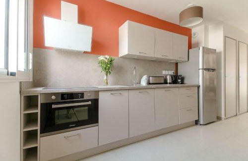 La Faviere Apartment | SELECT'SOHOME - Résidence Le Poséidon - Appartement en Duplex avec parking privé et piscine ! - POS-F