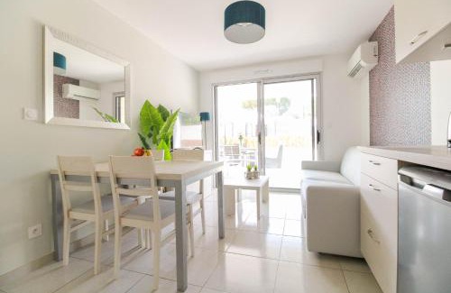 La Faviere Apartment | SELECT'soHOME - Résidence Le Poséidon - Piscine & Parking - Appartement pour 4 personnes - POS03