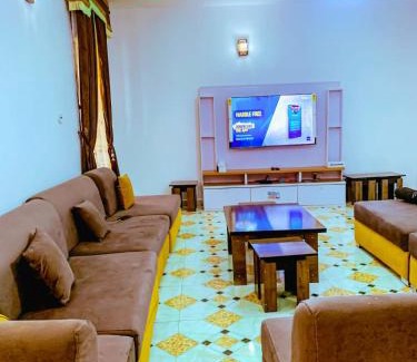 Abuja House | Select Winsome 1 Room, 1 King-sized Bed