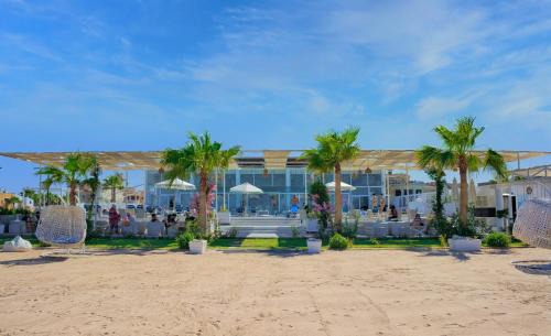 Al Ahyaa Apartment | Selena Bay Luxury Resort - Premium Apartment with Private Beach