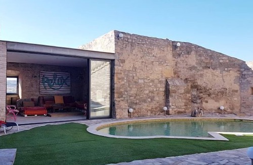 Fonolleres Cottage | Self catering Castell de Fonolleres for 12 people