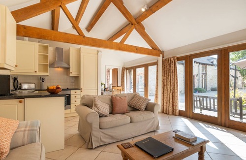 Shellingford Cottage | Self catering Cotswold holiday accommodation within easy reach of Oxford - Blossom Barn