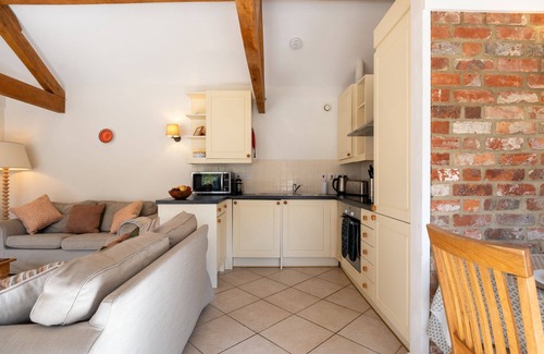 Shellingford Cottage | Self catering Cotswold holiday accommodation within easy reach of Oxford - Blossom Barn