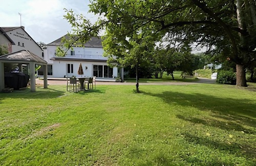 Amboise Cottage | Self-catering cottage for small groups or families