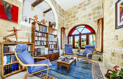 Ghasri House | Self-Catering Fantasy Courtyard Suite in unique 400-year-old rural farmhouse