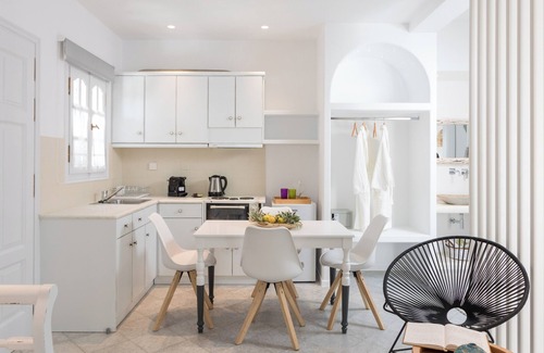 Naxos Town Apartment | Self-catering, Grand Deluxe Suite, Private Terrace and an outdoorJaccuzi