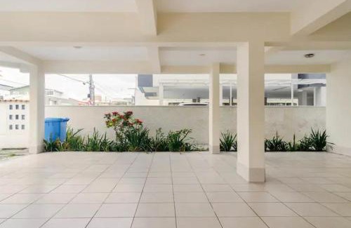 Ingleses Centro Apartment | Self Check-in Wi-fi , 2 Garagens, Home-Officce, Ar Quente e Frio