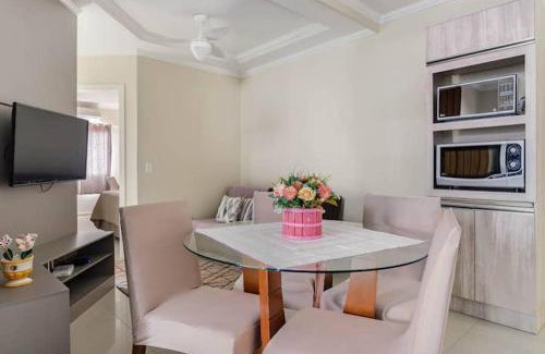Ingleses Centro Apartment | Self Check-in Wi-fi , 2 Garagens, Home-Officce, Ar Quente e Frio
