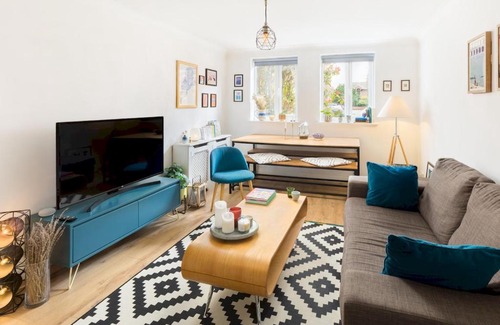 Leamington Spa Apartment | Self Contained 1Bed with Parking Leamington Spa Pass the Keys